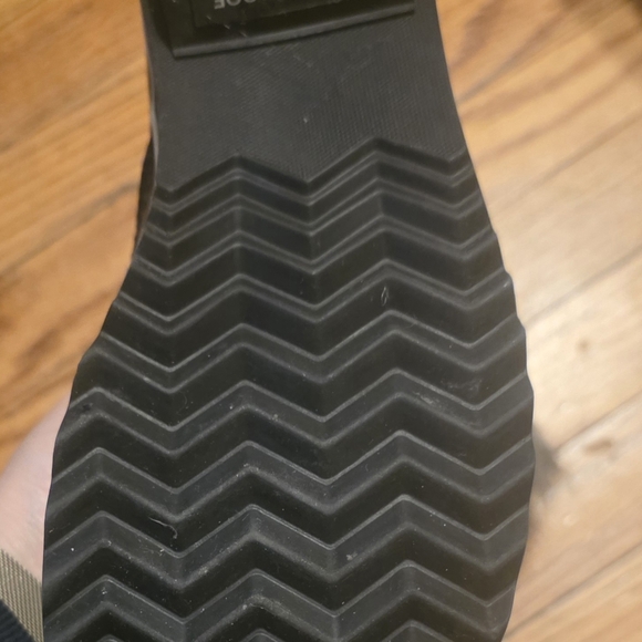 Sorel Women's Black Winter Boots - Picture 8 of 15
